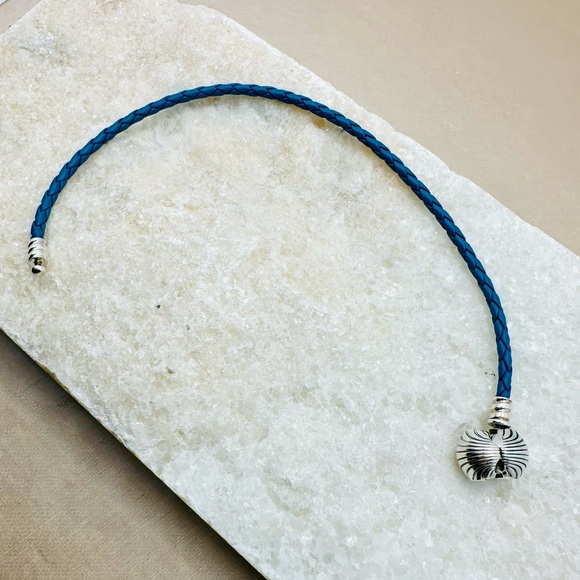 EUC Pandora 598951C01 Turquoise Braided Leather Bracelet w/ Silver Shell Clasp - Picture 6 of 10